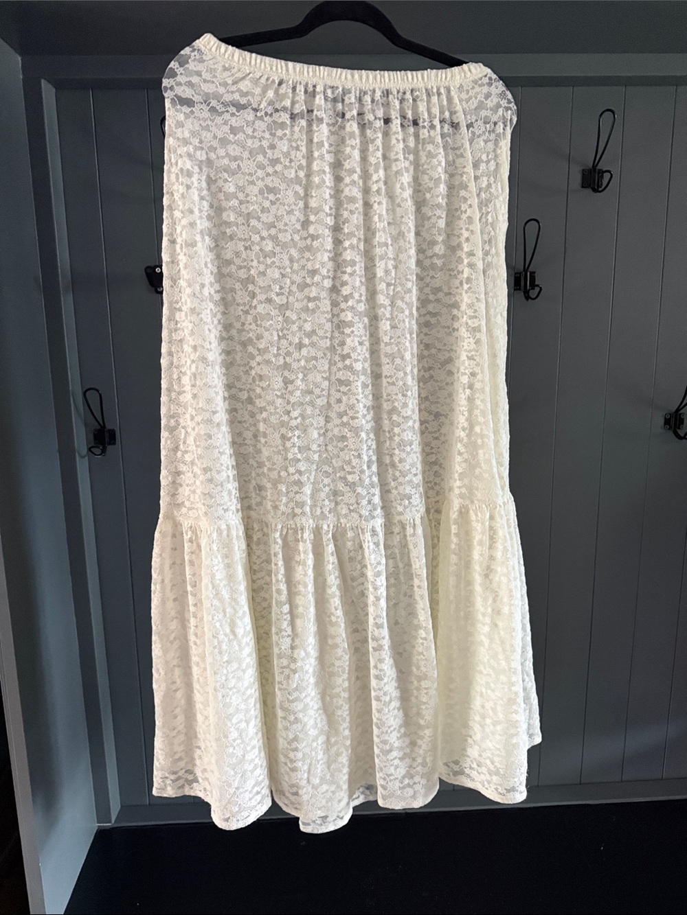 Aerie Women's Cream Lace Tiered Maxi Skirt
